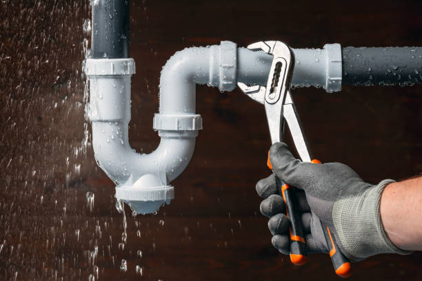 Professional Pipe Repair technician working in Bluemont, VA